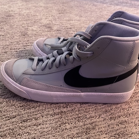 Nike grey mid blazers - Picture 2 of 3